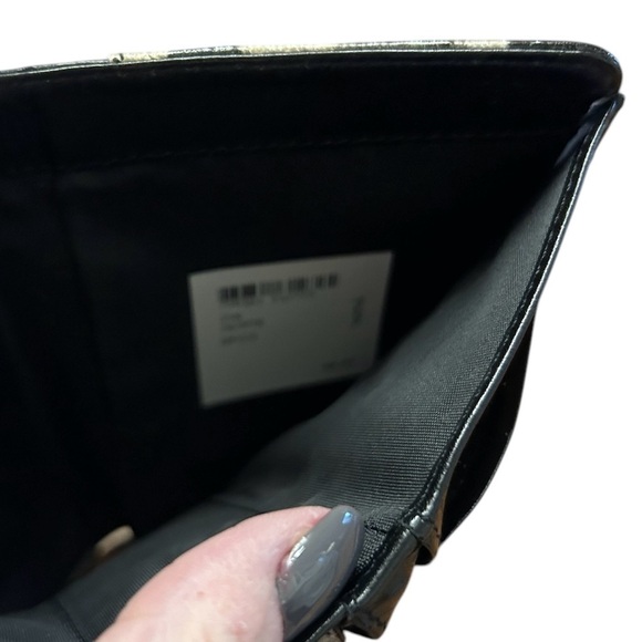 Women’s Animal Print Wallet - Picture 4 of 7